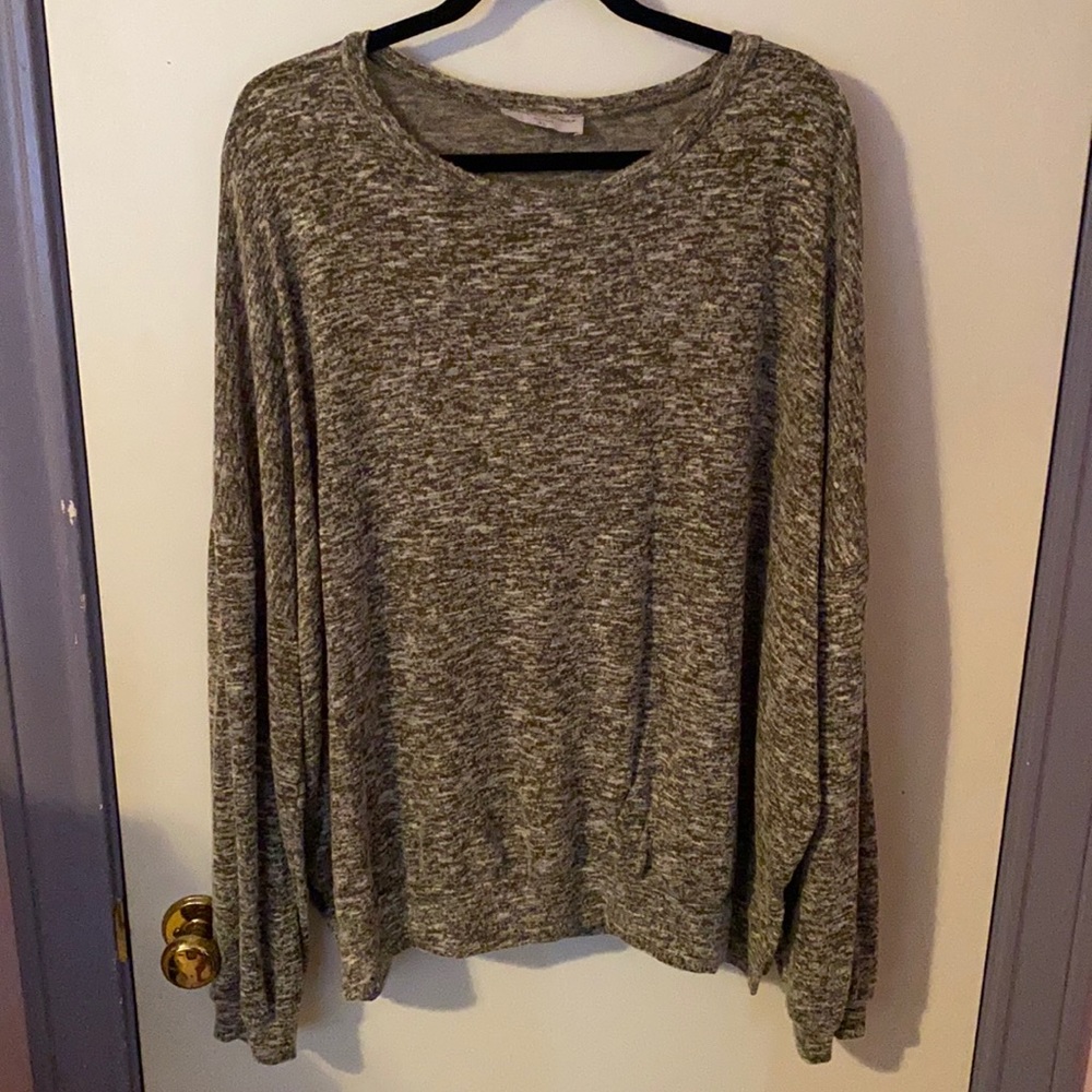 Discount Divas Design Sweater Size XL